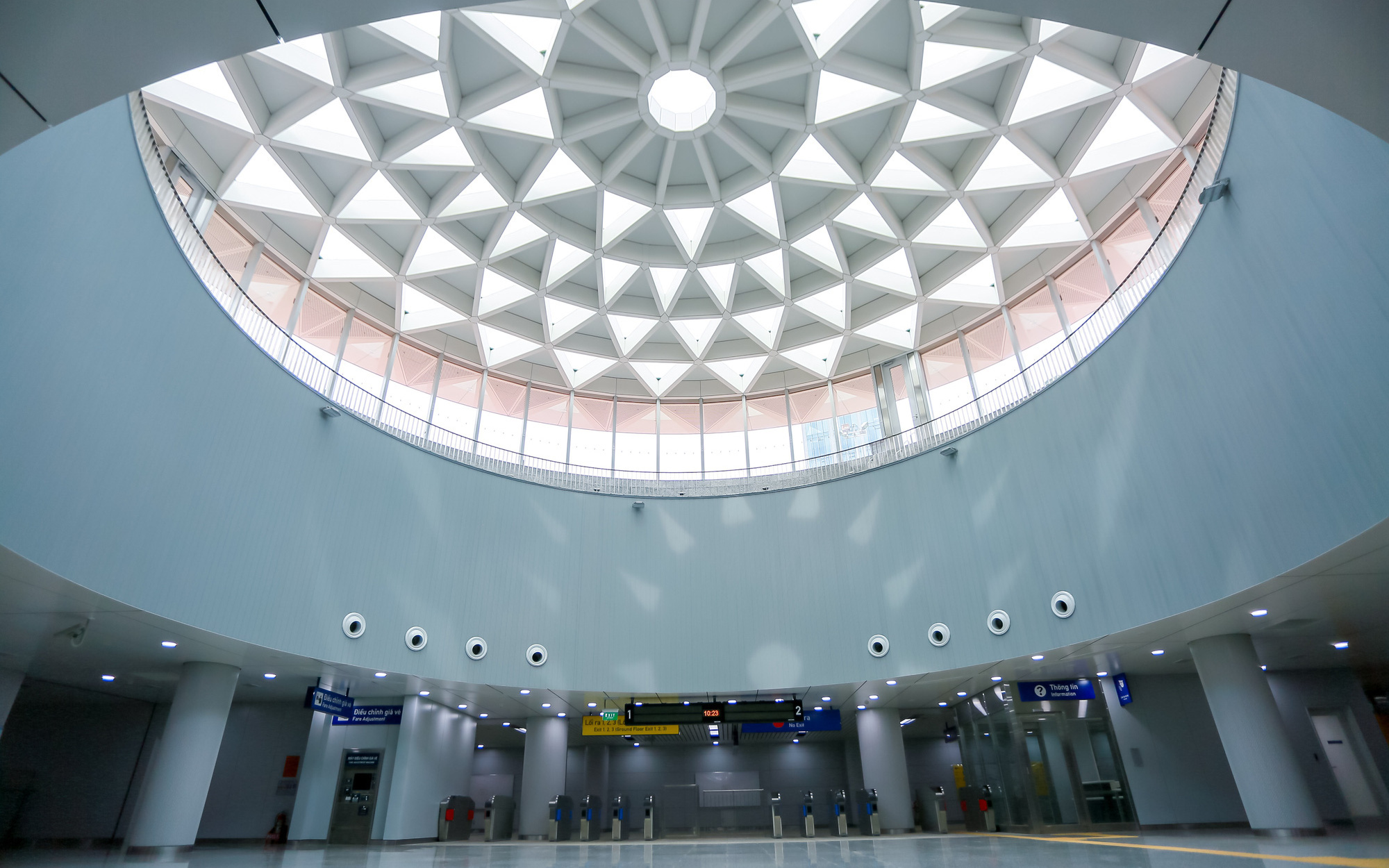 TP.HCM chính thức chốt ngày khai trương 17 tuyến buýt điện kết nối metro  - Ảnh 3.