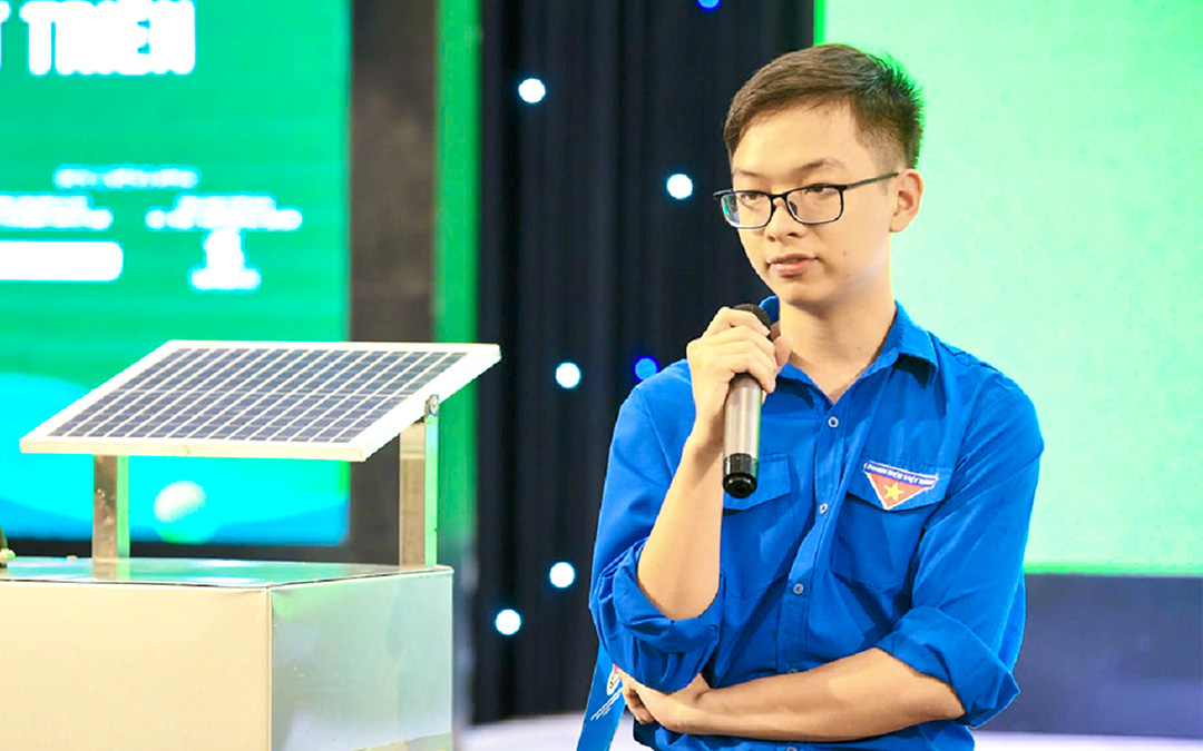 Nhóm sinh viên Cần Thơ kỳ công ‘làm mịn’ dừa sáp thành sữa dừa - Ảnh 4.