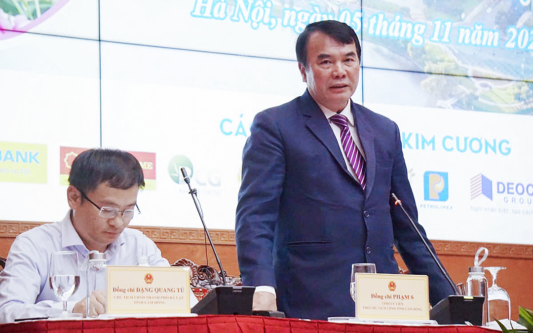 Hoàn thiện thủ tục an toàn thi công sân khấu khai mạc Festival hoa Đà Lạt - Ảnh 4.