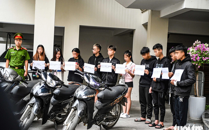 Thay vì giao xe máy, sao không mất thêm chút thời gian cho con đi xe buýt? - Ảnh 2.