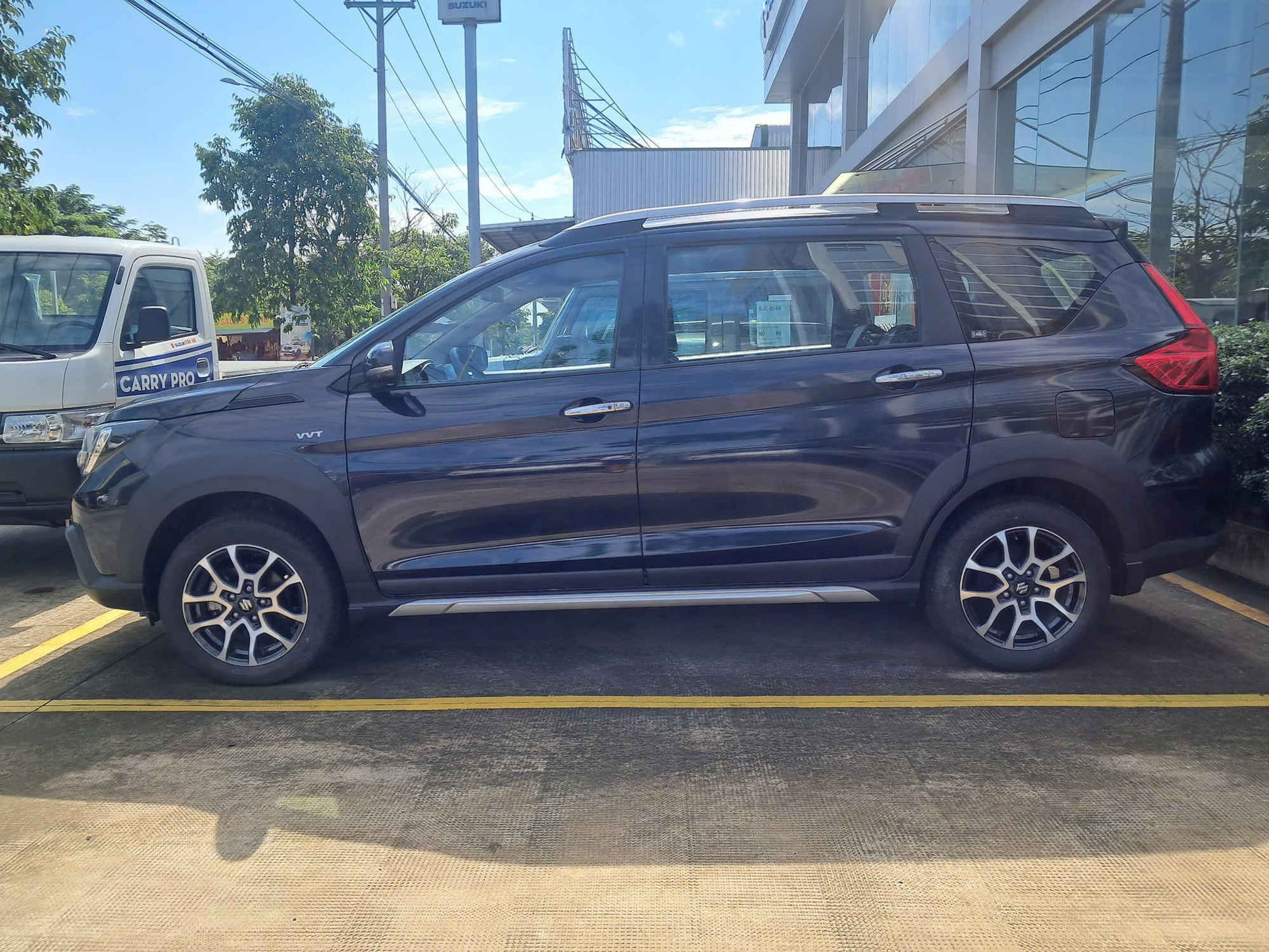 Suzuki XL7 bản xăng xả kho, giảm giá gần 85 triệu tại đại lý: Giá thực tế còn 515 triệu, rẻ hơn cả Xpander số sàn- Ảnh 5. Suzuki XL7 bản xăng xả kho, giảm giá gần 85 triệu tại đại lý: Giá thực tế còn 515 triệu, rẻ hơn cả Xpander số sàn- Ảnh 5.