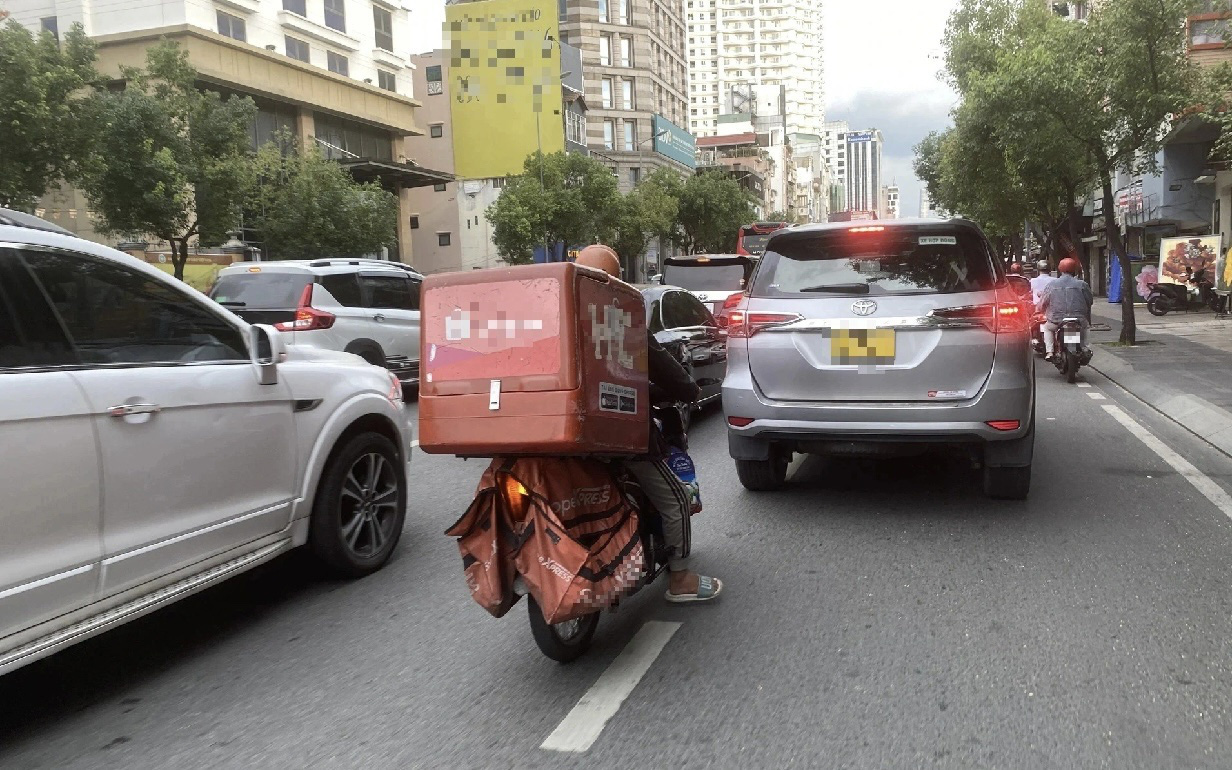 Thưởng 5 triệu cho người báo tin vi phạm giao thông: Có phát sinh chuyện 'tố vì tiền'? - Ảnh 2.