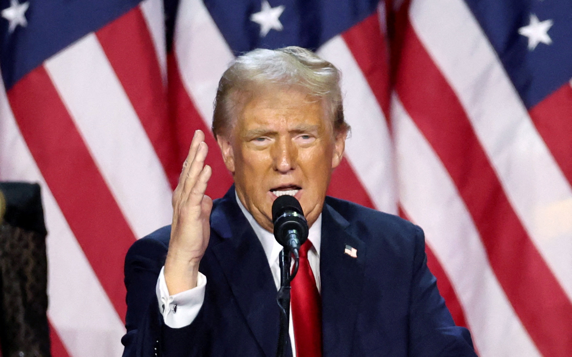 Barron Trump: Chìa khóa thu hút cử tri trẻ của ông Trump - Ảnh 4.