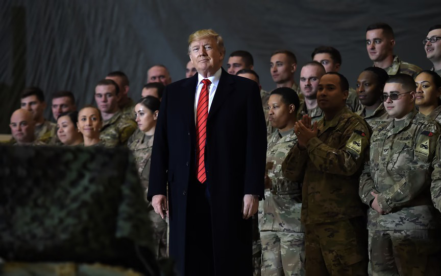Ông Trump xem xét đưa 'cựu thù' làm ứng viên bộ trưởng Quốc phòng - Ảnh 4.