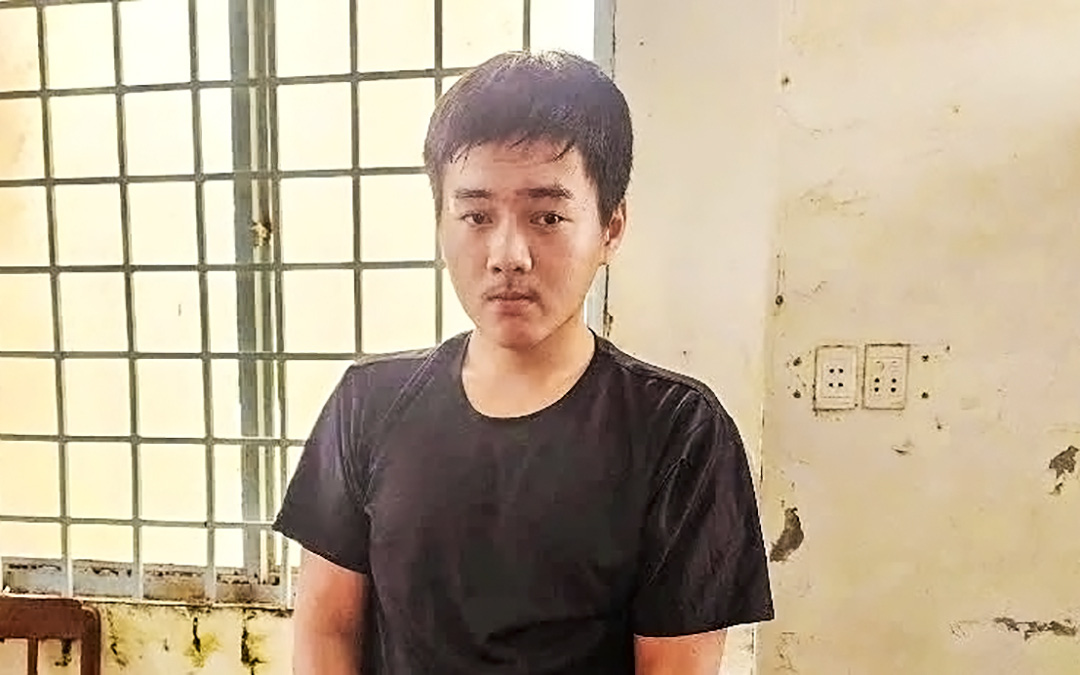 Trộm xe hơi 7 chỗ chạy từ Hậu Giang lên Long An thì bị vây bắt - Ảnh 2.