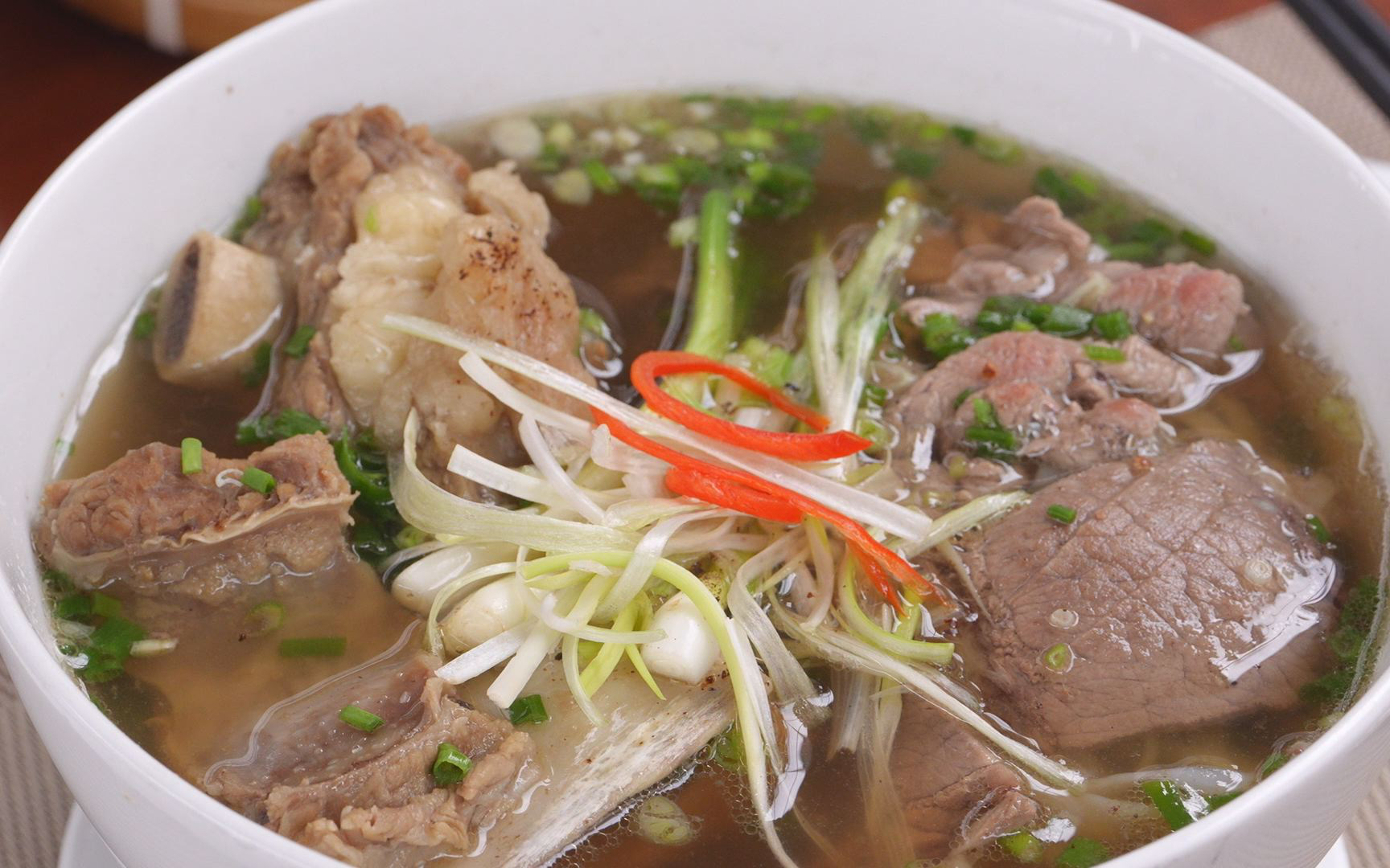 Bao người Làng Nủ lần đầu ăn phở - Ảnh 6.