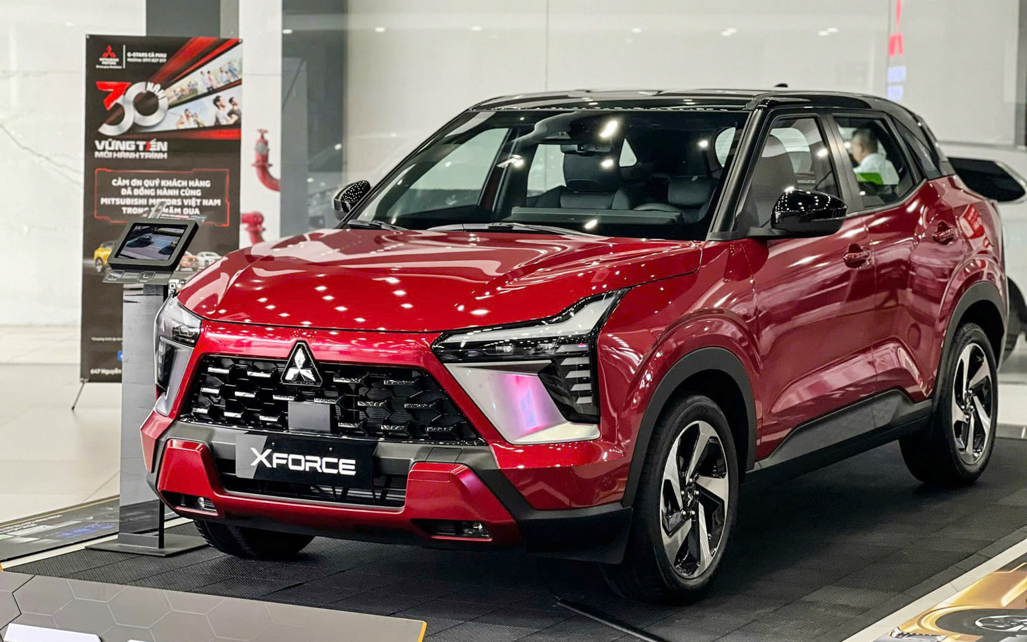 Cứ đà này Mitsubishi Xforce dễ là 'vua doanh số SUV B', Xpander bán chạy nhất nhóm xe xăng - Ảnh 2.