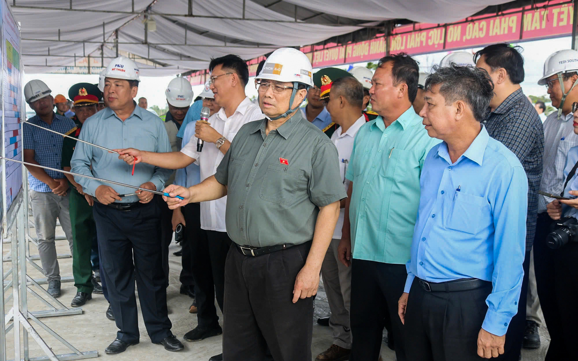 Đề xuất mở rộng cao tốc Nội Bài - Lào Cai và Cầu Giẽ - Ninh Bình bằng vốn đầu tư công - Ảnh 2.