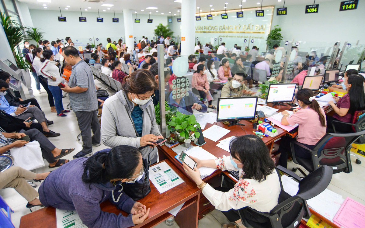 Bí thư Nguyễn Văn Nên: Chính sách cho nhân sự tinh gọn phải hợp lý, hài hòa, thấu đáo - Ảnh 2.