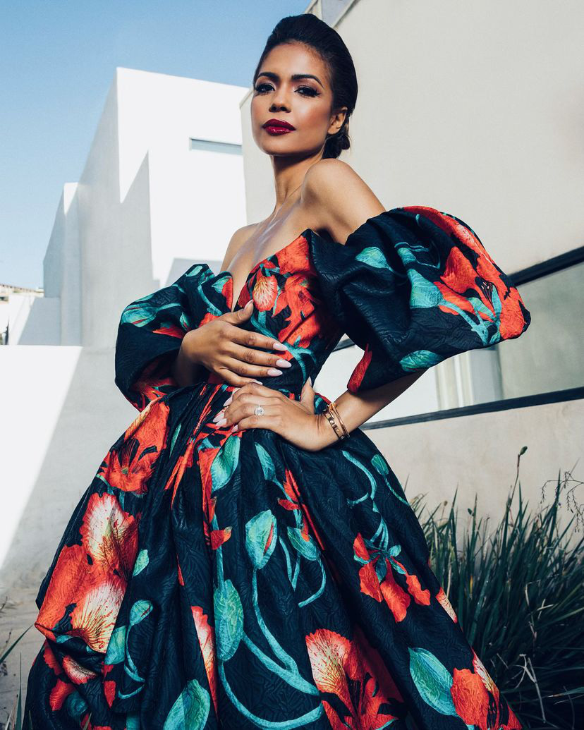 Багато міжнародних зірок віддають перевагу дизайну Ву Нгок Ту та Дінь Труонг Тунга - Фото 9. Nhiều ngôi sao quốc tế chuộng thiết kế của Vũ Ngọc Tú, Đinh Trường Tùng - Ảnh 9.