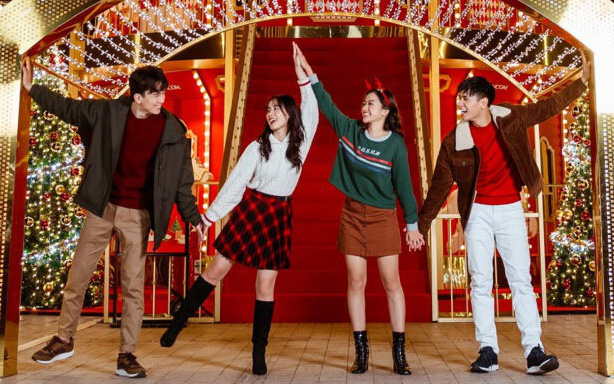 2 ngày 1 đêm trải nghiệm Giáng sinh, đu Idol tại 8WONDER Winter - Ảnh 2.