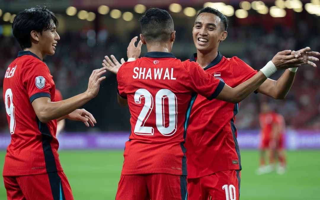 Tuyển thủ Singapore giải nghệ vì bệnh tim trước bán kết ASEAN Cup - Ảnh 2.