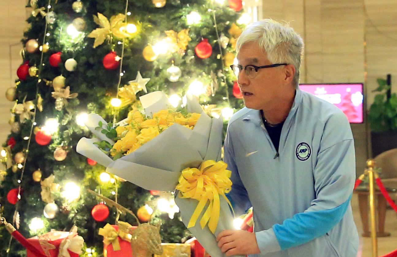 Singapore đến Việt Trì sớm hơn cả đội hình chính tuyển Việt Nam - Ảnh 1.