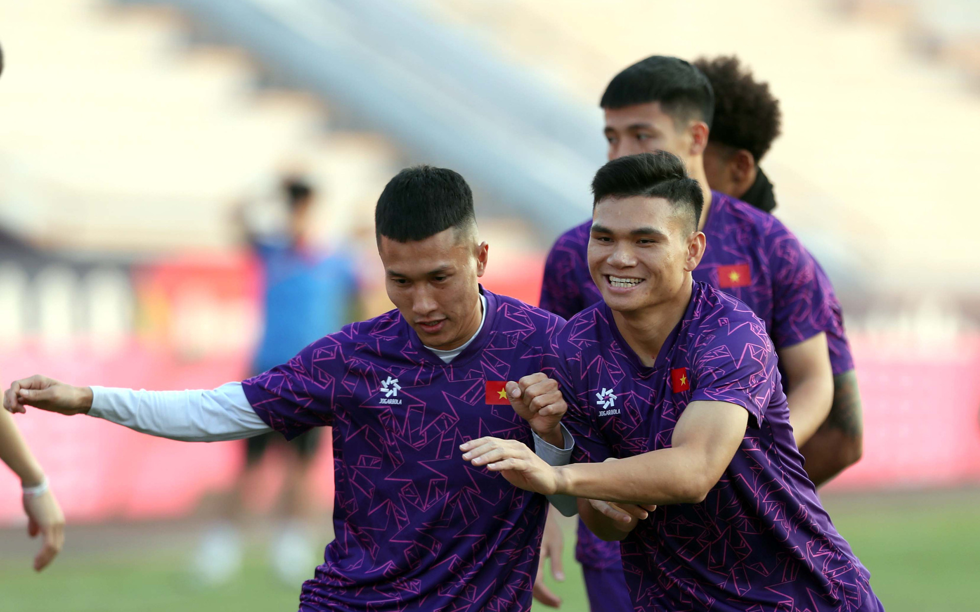 Hậu vệ Singapore gãy ngón tay vì Xuân Son - Ảnh 3.