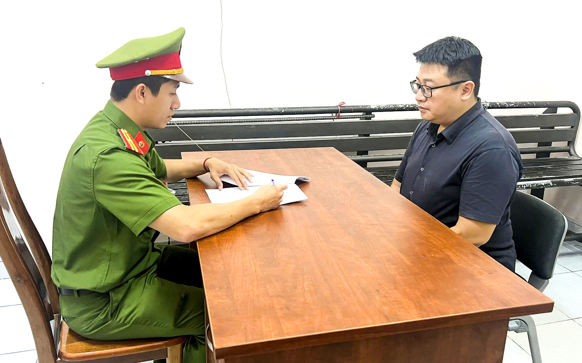 'Nổ' là nhà báo, lừa 550 triệu đồng tiền chạy án - Ảnh 2.