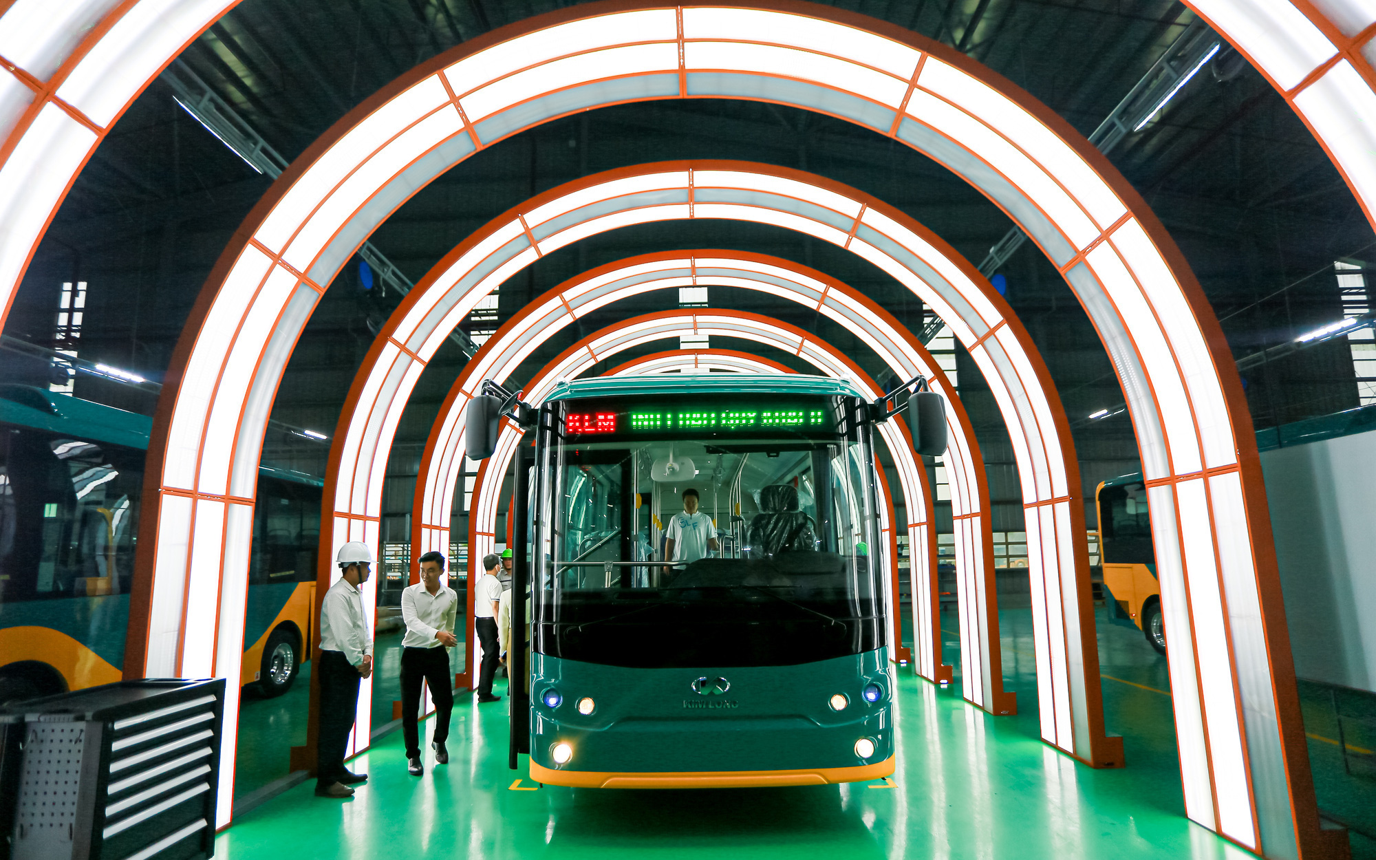 17 tuyến buýt kết nối sẽ 'lăn bánh' song song với tuyến metro số 1 - Ảnh 4.