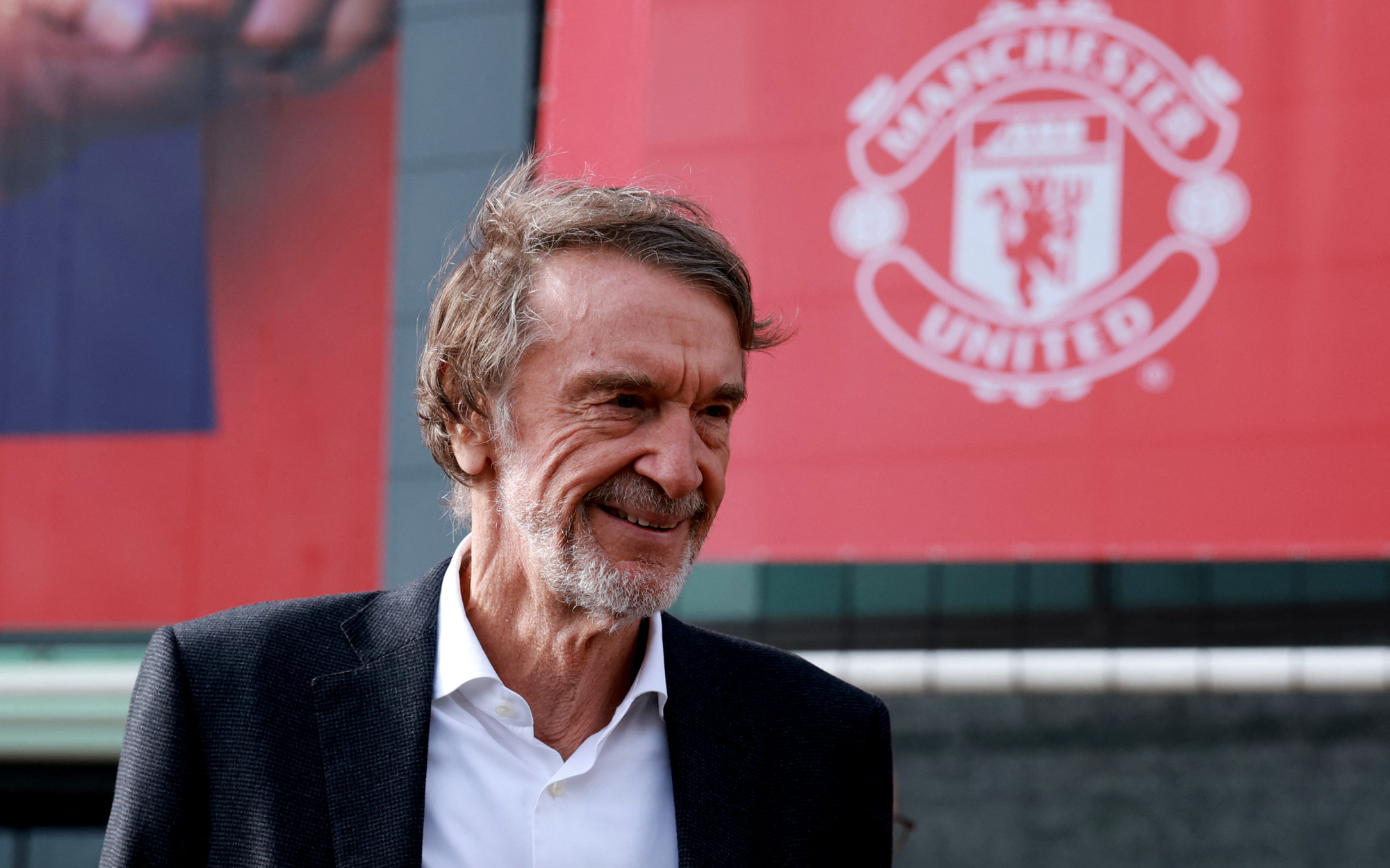 Man Utd khoác áo từ thiện, đá vì cộng đồng - Ảnh 3.