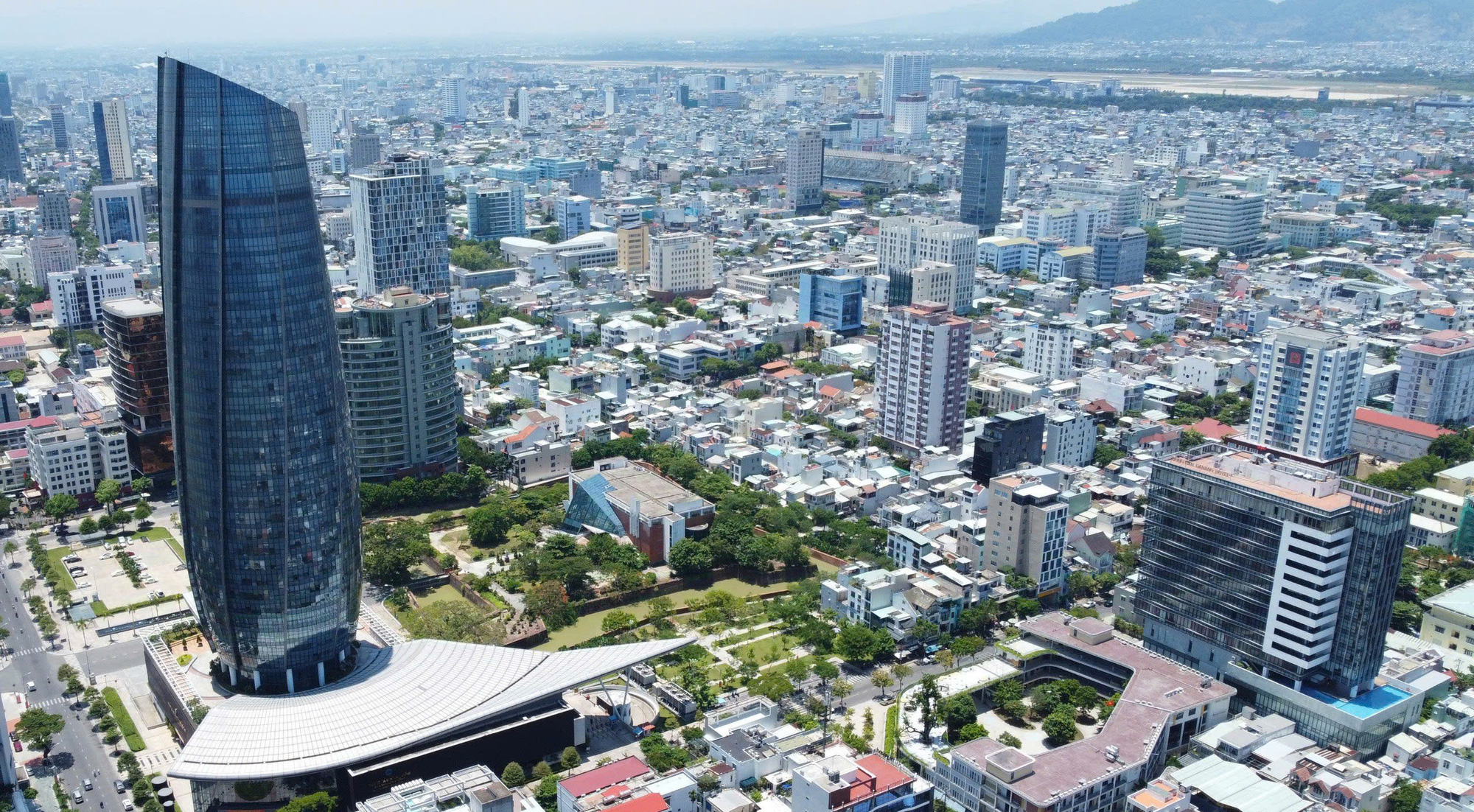 Đà Nẵng giữ lại Sở Du lịch, sáp nhập báo đài và cổng thông tin - Ảnh 1.