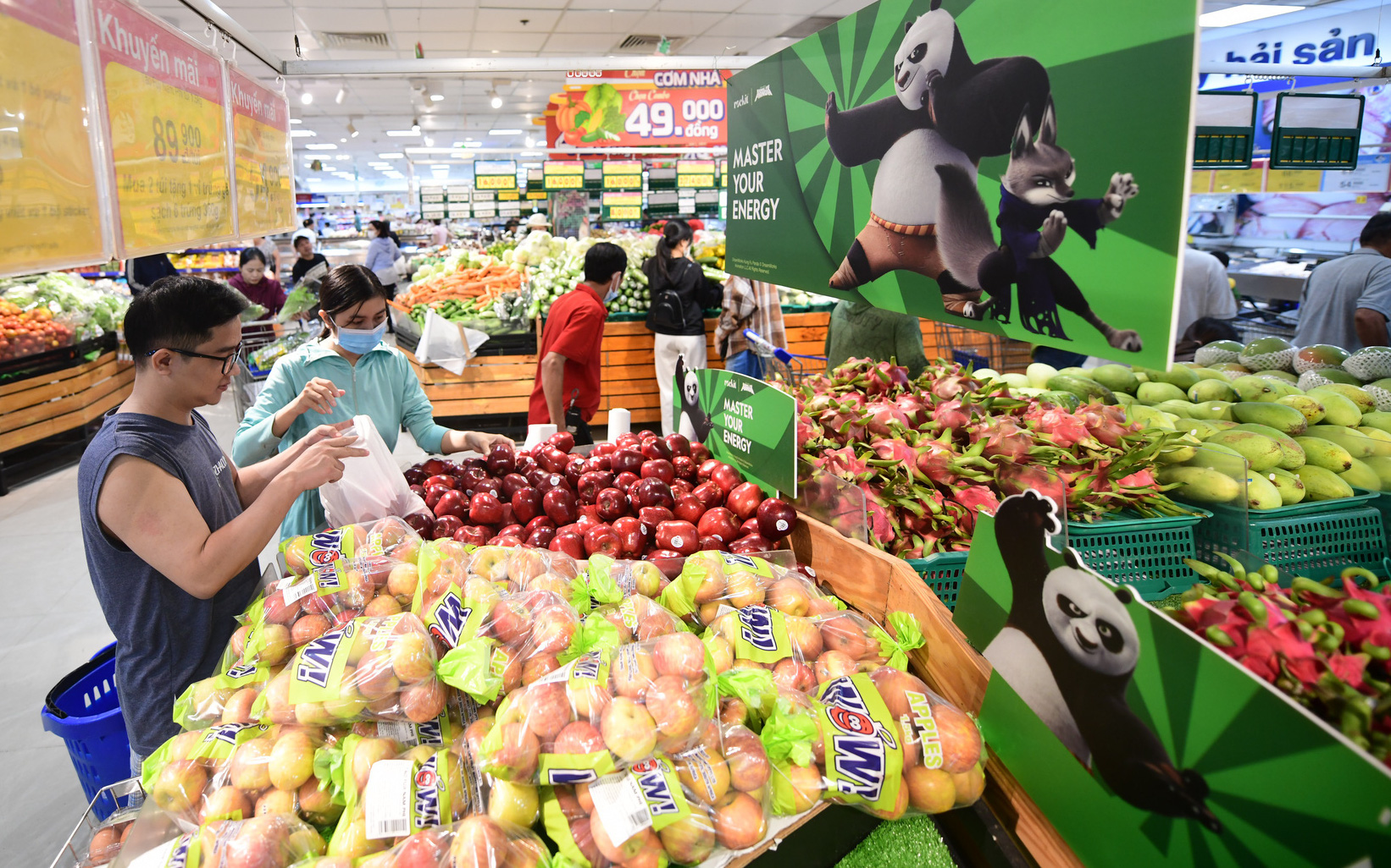 Saigon Co.op giữ bình ổn giá, tăng cường hàng hóa Tết Nguyên Đán 2025 - Ảnh 6.