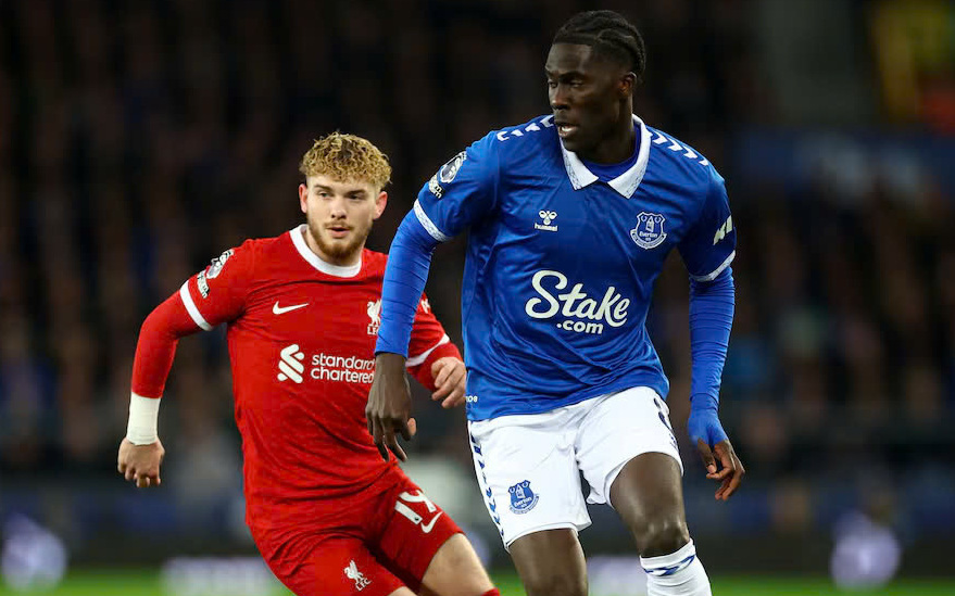HLV Plymouth toe toét cười khi học trò gãy răng ở trận thắng Liverpool - Ảnh 5.