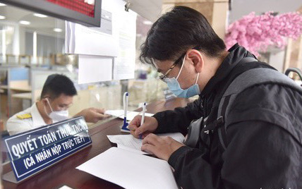 Bộ Tài chính đề xuất cá nhân nợ thuế từ 50 triệu đồng sẽ bị tạm hoãn xuất cảnh - Ảnh 2.