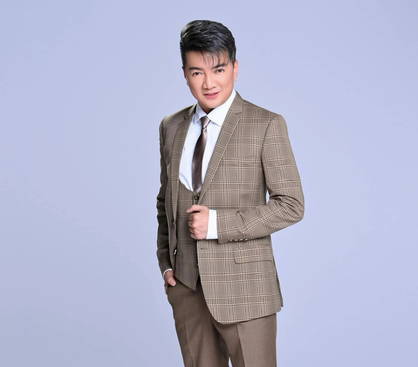 Đàm Vĩnh Hưng bị kiện nếu không bồi thường 1 USD và xin lỗi công khai - Ảnh 2. Đàm Vĩnh Hưng bị kiện nếu không bồi thường 1 USD và xin lỗi công khai - Ảnh 2.