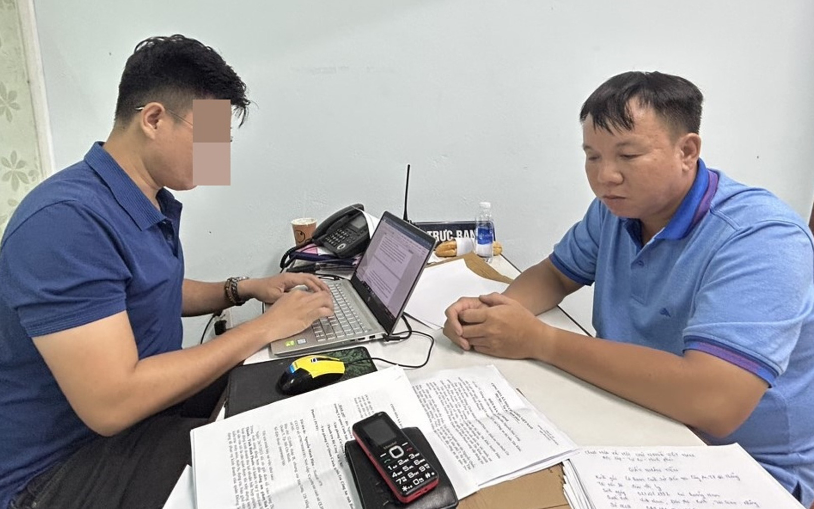 Bắt 1 cán bộ ở Ủy ban Kiểm tra Tỉnh ủy Phú Yên lừa 'chạy án'- Ảnh 3. Công an giả nhận tiền để ‘chạy án’, đến vụ thứ 3 mới bị bắt