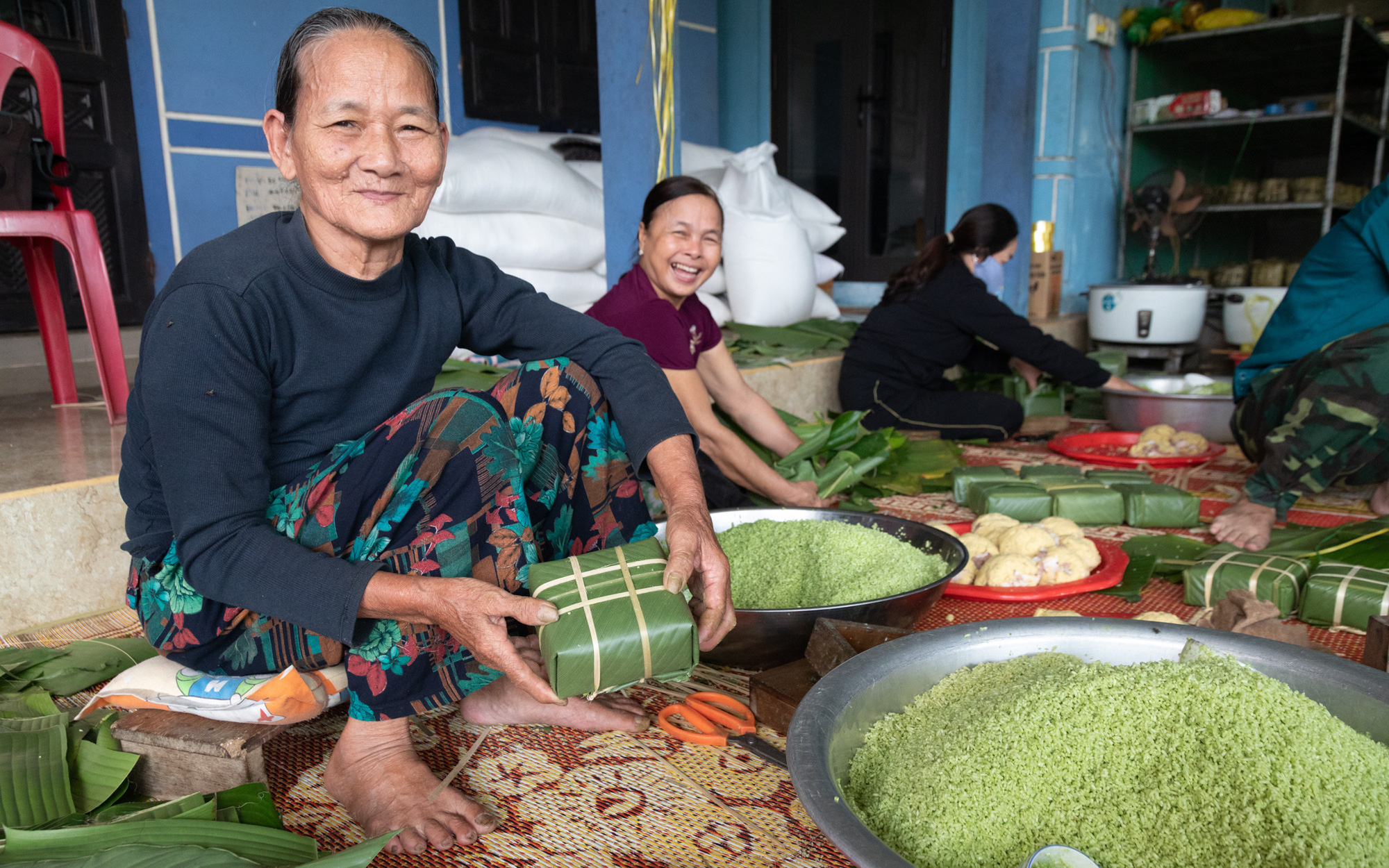 Bí quyết gia truyền của làng làm bánh chưng "xanh như ngọc"