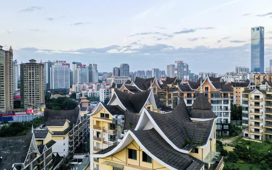 Lượng khách đổ về quê đón Tết ở Trung Quốc đông kỷ lục - Ảnh 4.