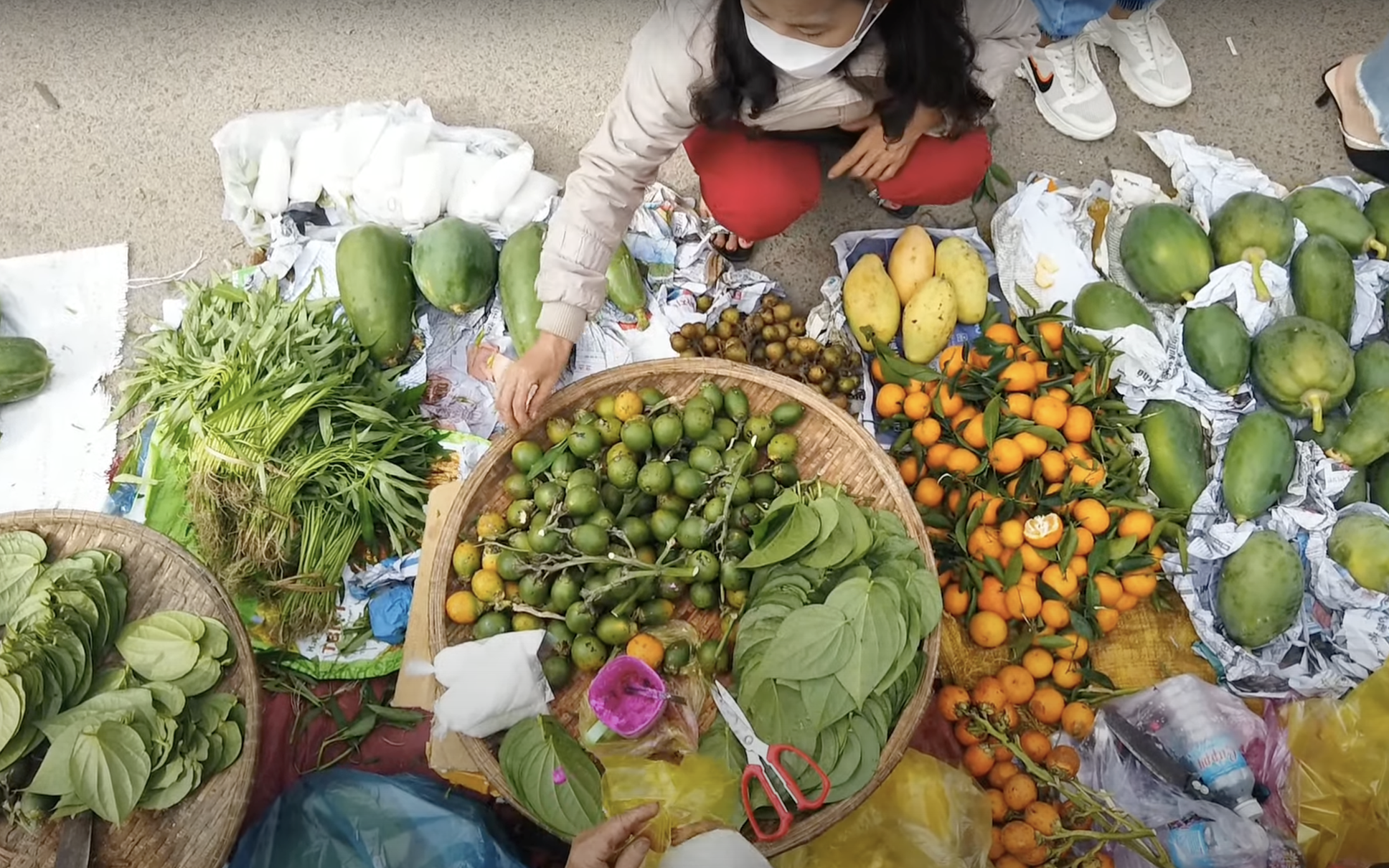 Lên bản Bo đón Tết- Ảnh 7. Về ăn Tết xứ nẫu, nhớ ghé chơi chợ Gò