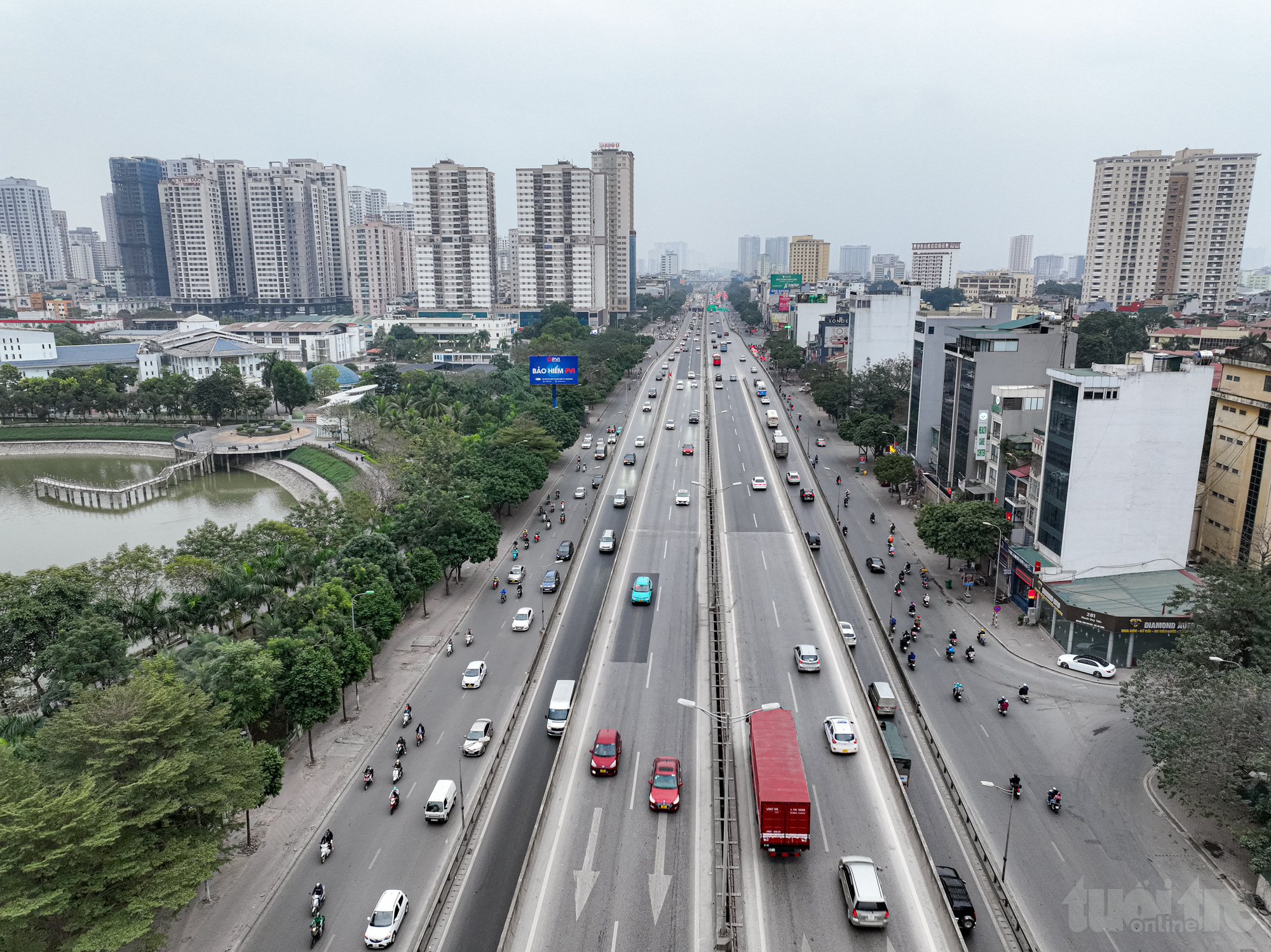 Chiều mùng 5 Tết, cửa ngõ thủ đô ùn tắc kéo dài, vành đai 3 thông thoáng- Ảnh 19. Chiều mùng 5 Tết, cửa ngõ thủ đô ùn tắc kéo dài, vành đai 3 thông thoáng- Ảnh 19.