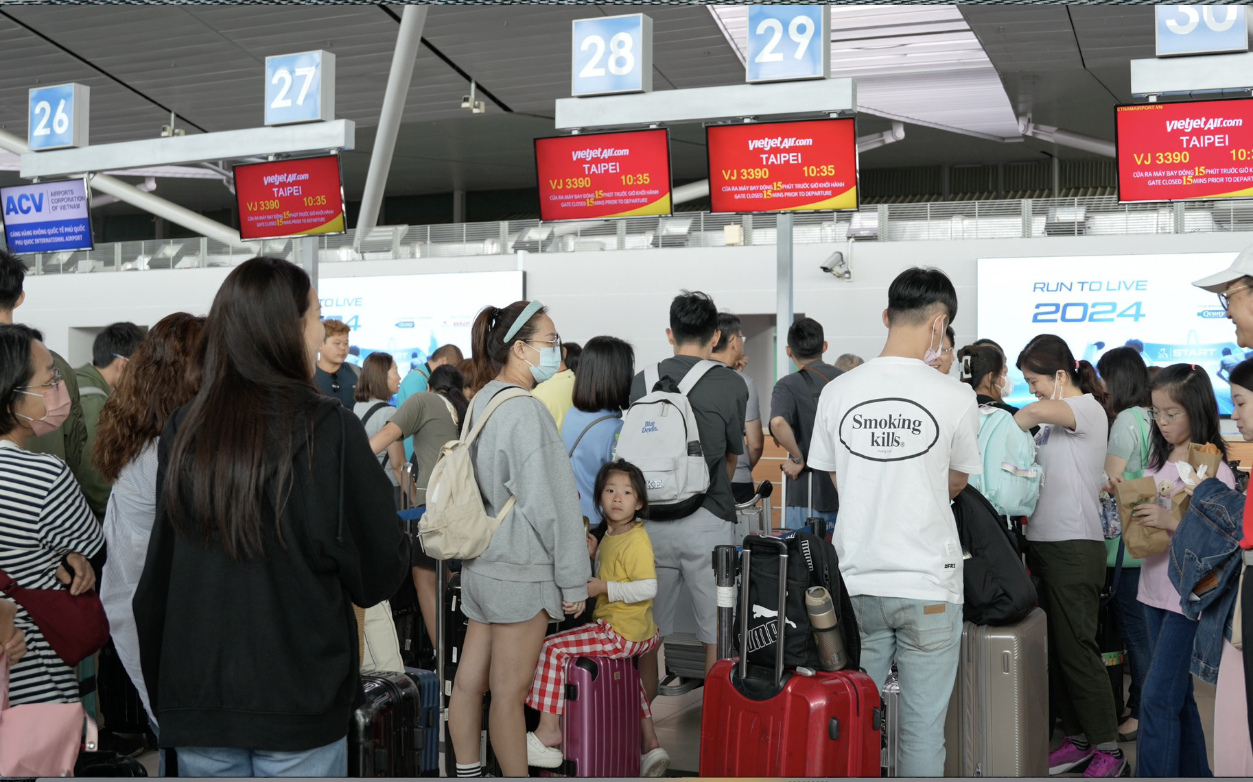 Gần 300 khách Đài Loan bị bỏ rơi Phú Quốc: Kiến nghị phạt Công ty Winner 30 triệu, công ty chưa phục