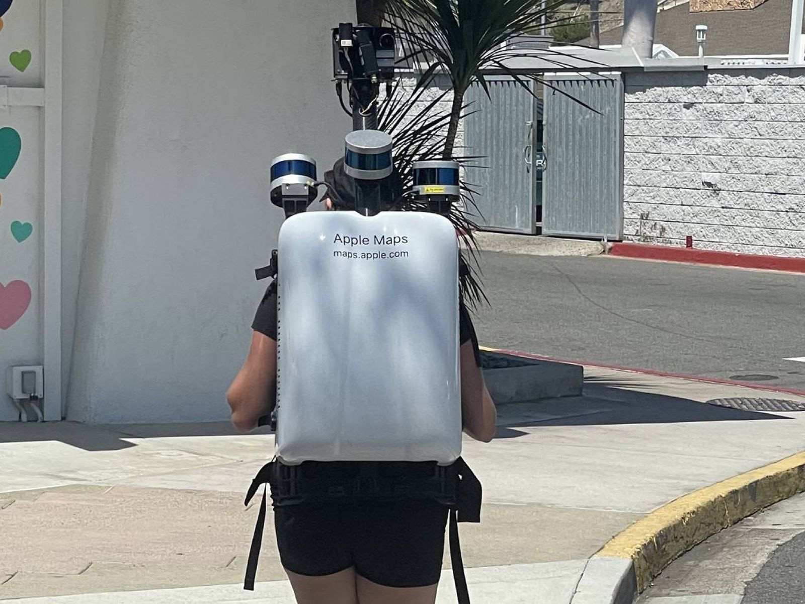 Xe Apple sắp đến Việt Nam, tích hợp dữ liệu cho Look Around- Ảnh 2. Xe Apple sắp đến Việt Nam, tích hợp dữ liệu cho Look Around- Ảnh 2.