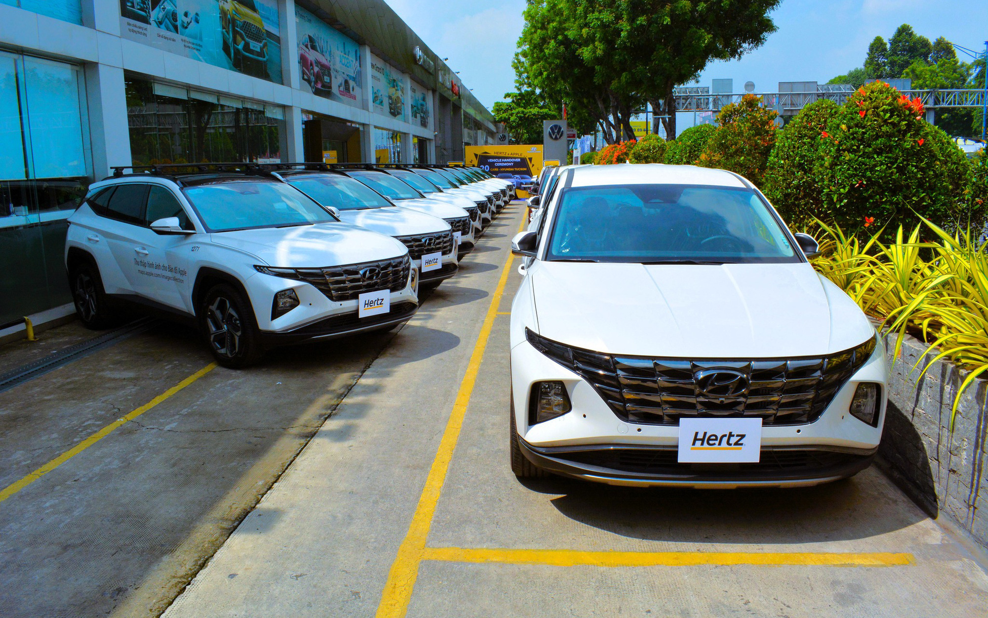 Bloomberg: Apple bất ngờ hủy dự án xe điện, chuyển người sang làm AI- Ảnh 7. Apple dùng 20 xe Hyundai Tucson để đi thu thập Apple Maps tại Việt Nam