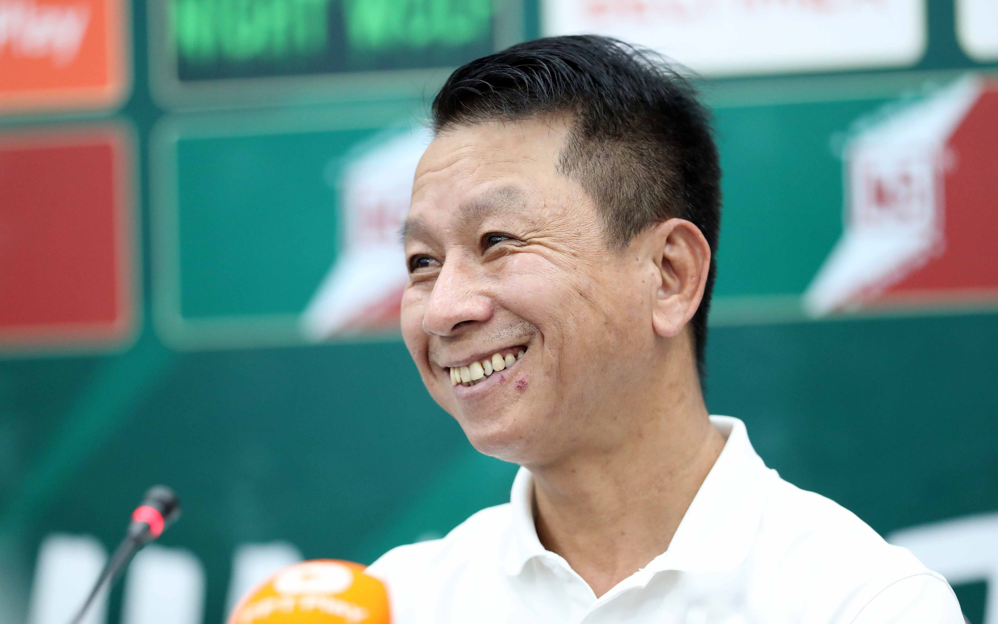 Trọng tài check VAR 9 phút, Thanh Hóa hạ CLB Hải Phòng- Ảnh 2. HLV Quảng Nam: 'Nếu có VAR thì chúng tôi phải có 2 quả phạt đền'