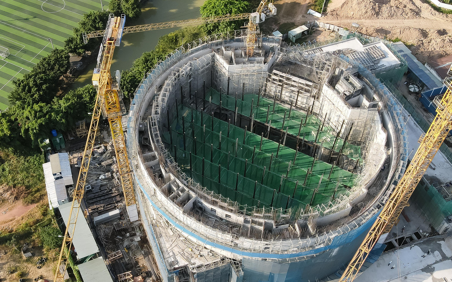 Rạp xiếc và biểu diễn đa năng Phú Thọ tổ chức chương trình đầu tiên vào 30-4-2025- Ảnh 2. Hình hài rạp xiếc và biểu diễn đa năng 1.400 tỉ ở TP.HCM sau một năm khởi công