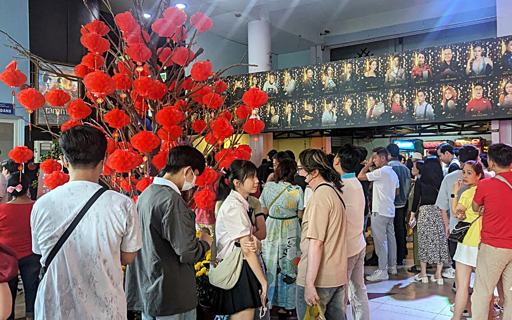 30 vở kịch mới dịp Tết, bán vé 