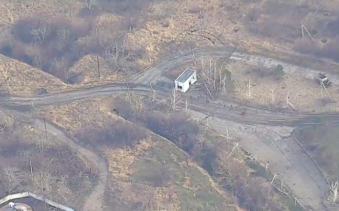 Tướng Nga: Binh sĩ NATO đang cải trang để chiến đấu ở Ukraine- Ảnh 2. Nga đăng video quân Ukraine rút khỏi thành phố chiến lược Avdiivka