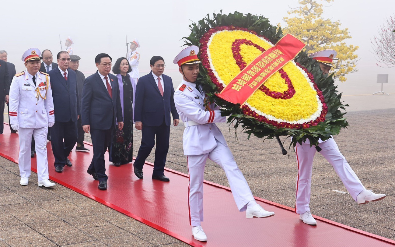 Lãnh đạo Đảng, Nhà nước vào lăng viếng Bác nhân kỷ niệm Ngày thành lập Đảng