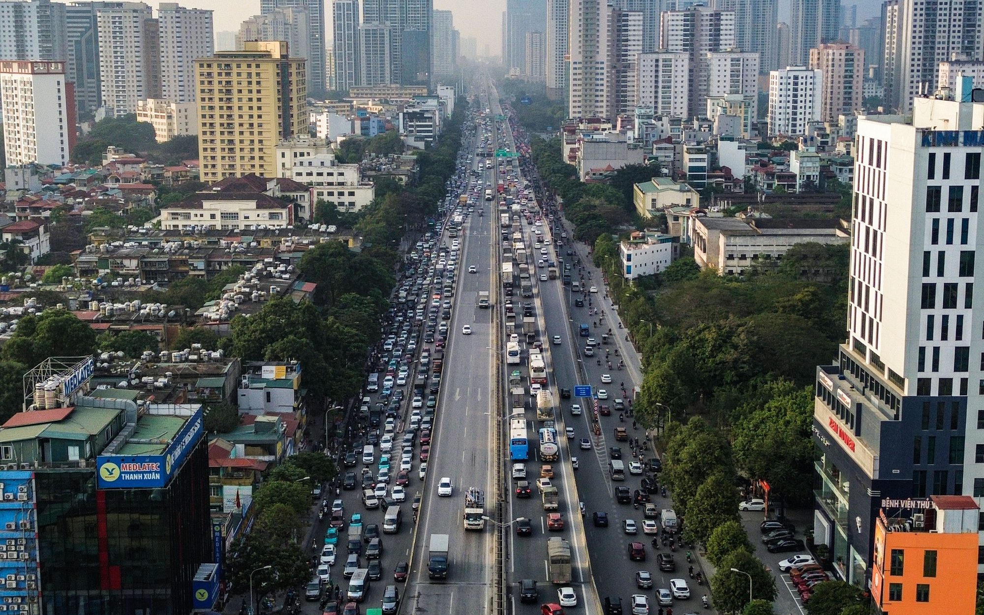 Ùn tắc cả ngày, người Hà Nội chật vật đi lại dịp giáp Tết
