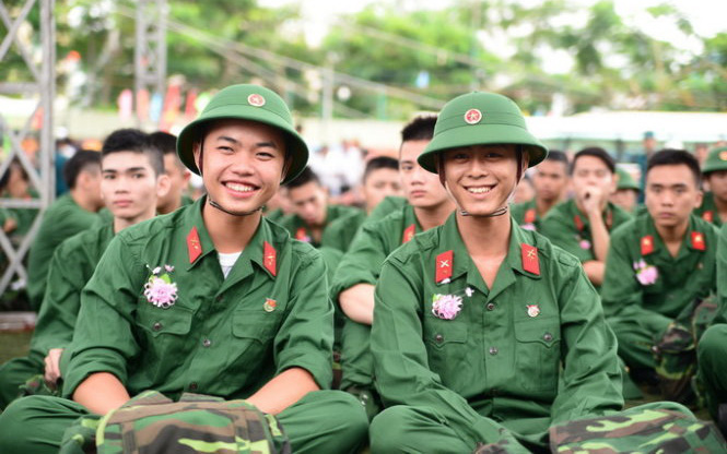 Trường yêu cầu sinh viên "đăng ký thôi học" khi đi nghĩa vụ quân sự?