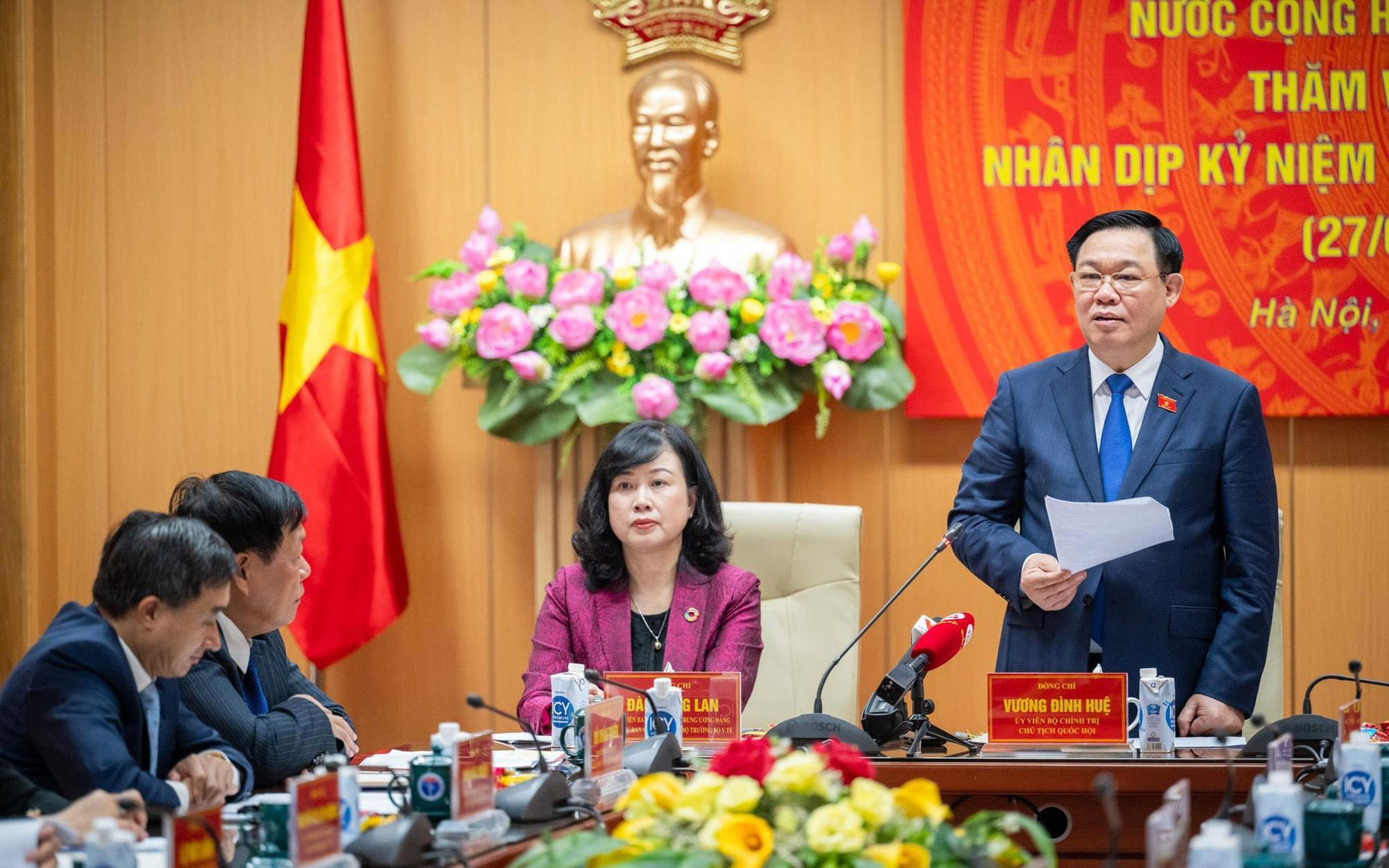 Trưởng Ban Tuyên giáo Trung ương mong đội ngũ thầy thuốc giữ vững phẩm chất ‘lương y như từ mẫu’- Ảnh 3. Chủ tịch Quốc hội mong ngành y tế tiếp tục vượt khó