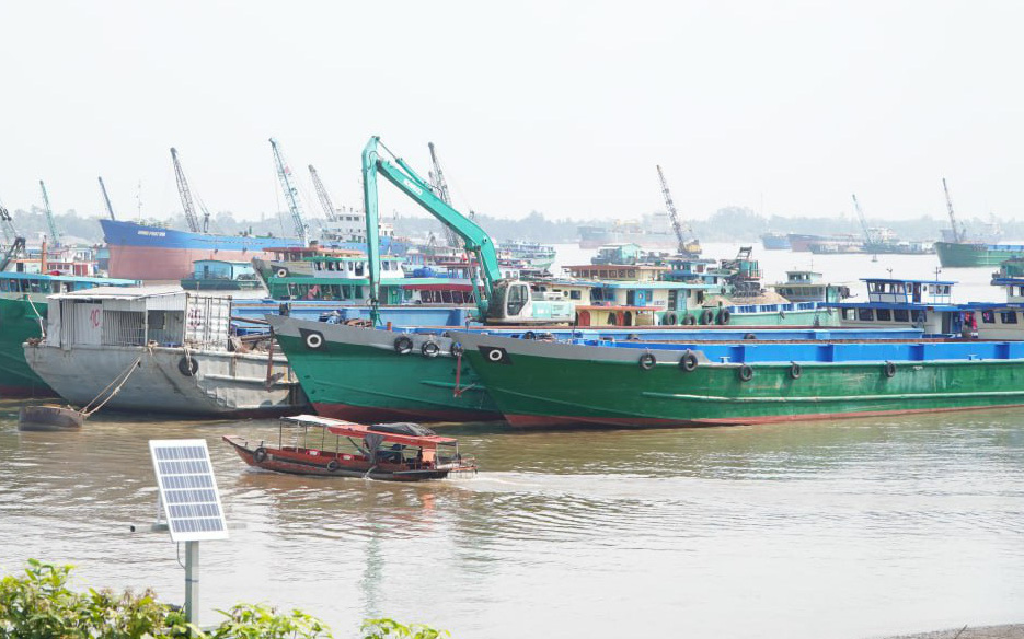 Yêu cầu kiểm điểm 13 chủ tịch cấp xã trong cùng một huyện- Ảnh 2. An Giang kiểm điểm 126 cán bộ, công chức, viên chức vi phạm
