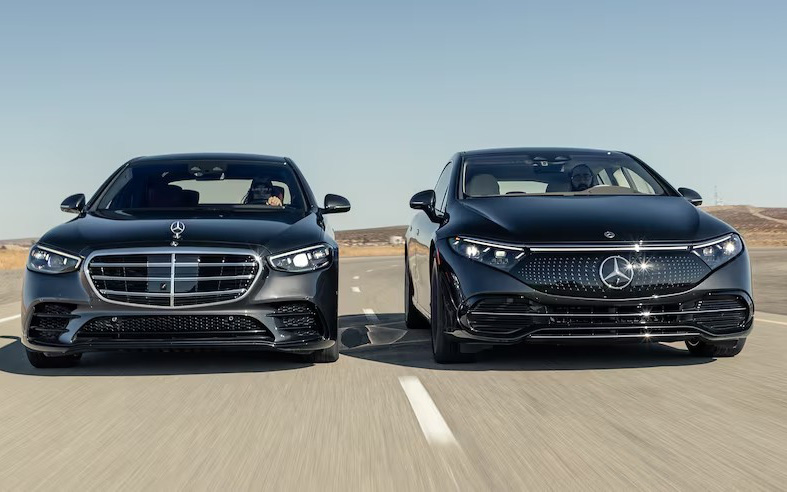 Chậm chân với xe điện, Toyota và các hãng xe Nhật đang đúng?- Ảnh 3. Mercedes-Benz đổi ý, chậm tiến độ điện hóa, giữ lại xe xăng sau 2030