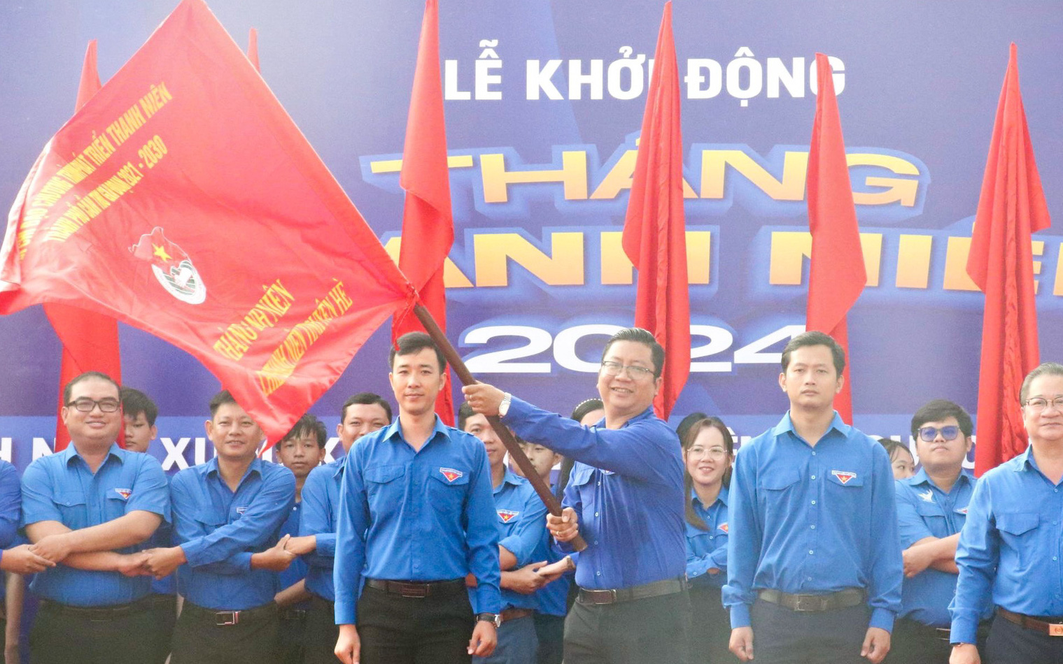 Tập trung phát huy tính sáng tạo, chủ động của thanh niên Cần Thơ- Ảnh 3. Cần Thơ ra mắt 6 đội hình chuyên trong Tháng thanh niên