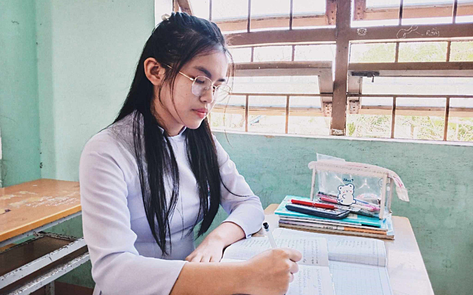Các suất thi đánh giá năng lực tại Hà Nội gần kín chỗ sau 1 tiếng mở cổng đăng ký ca thi- Ảnh 4. Ôn thi đánh giá năng lực từ... lớp 10