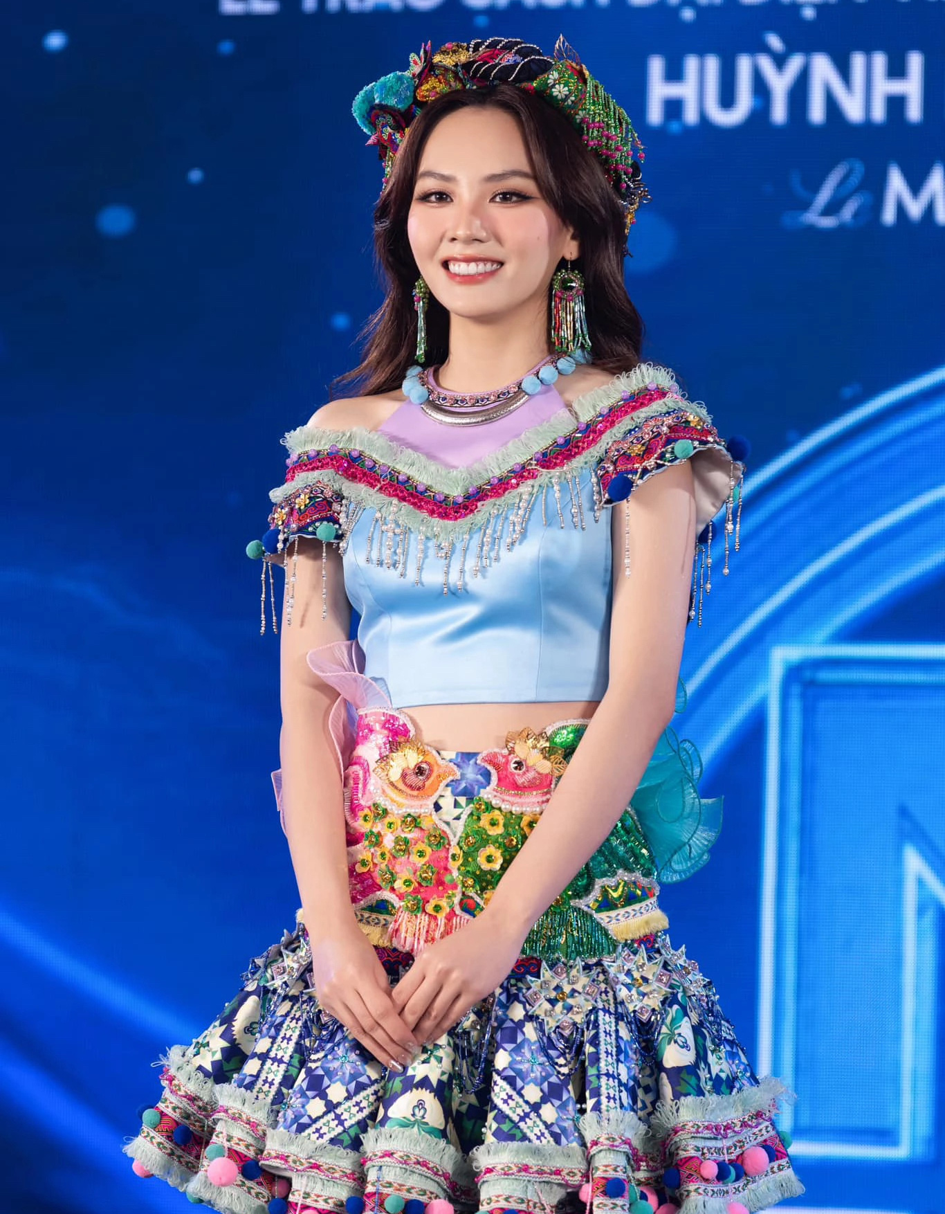 Mai Phuong entrou no concurso Miss Mundo com o espírito mais descontraído - Foto: Personagem do Facebook Mai Phương đi thi Miss World với tinh thần thoải mái nhất - Ảnh: Facebook nhân vật