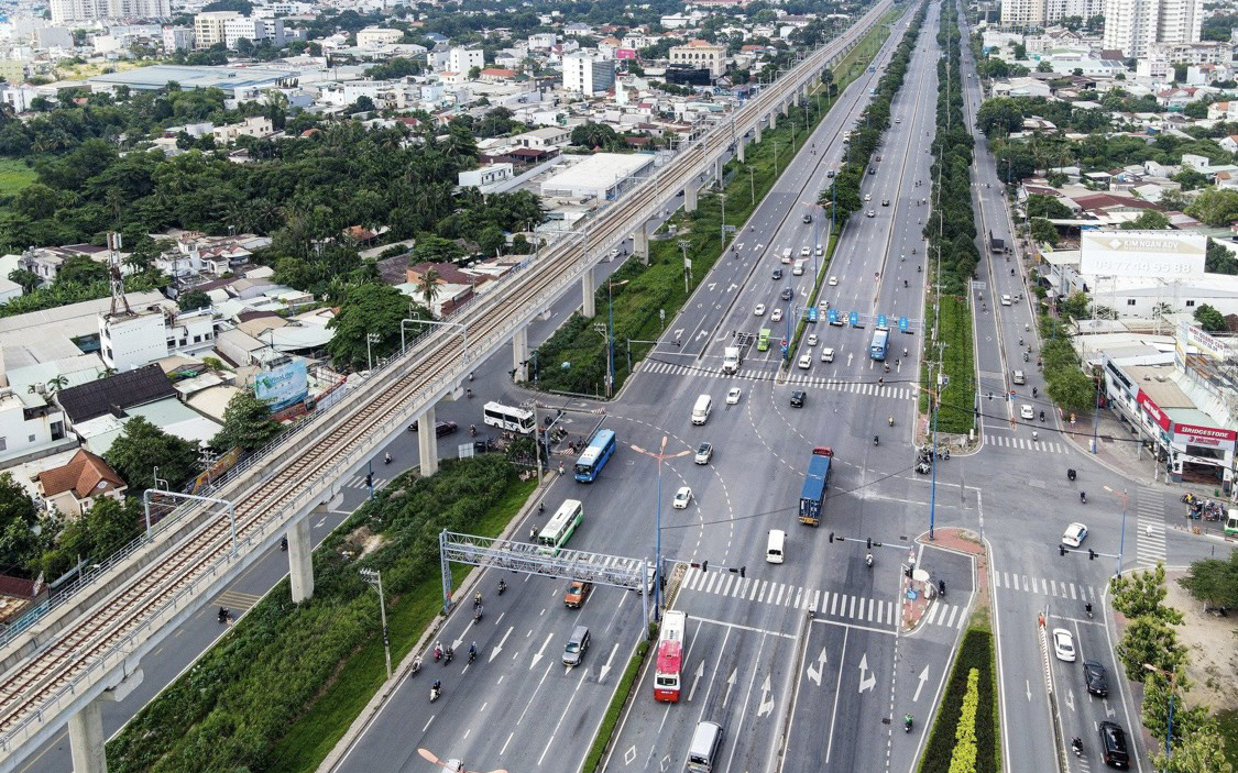 Bình Thuận cần tiếp tục tận dụng lợi thế vùng đất đầy nắng và gió- Ảnh 4. Bộ trưởng Bộ Kế hoạch và Đầu tư: Làm sao để quy hoạch giúp TP.HCM trở lại vị trí hòn ngọc Viễn Đông