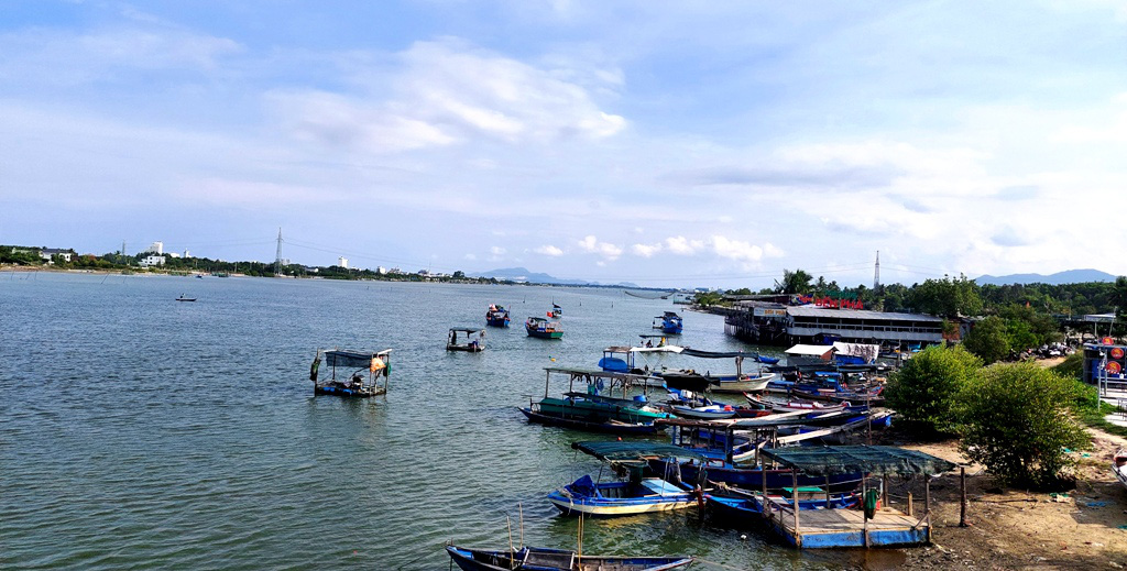 17 vụ kiện UBND huyện chặn quyền sử dụng đất, xây nhà ở tại Cam Lâm - Ảnh 5.