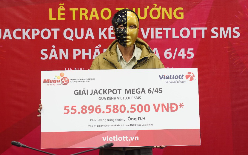Thụy Sĩ: Giải xổ số độc đắc hơn 1.800 tỉ đồng đã có chủ- Ảnh 2. Vietlott trao hơn 55 tỉ đồng giải độc đắc cho khách hàng ở TP.HCM